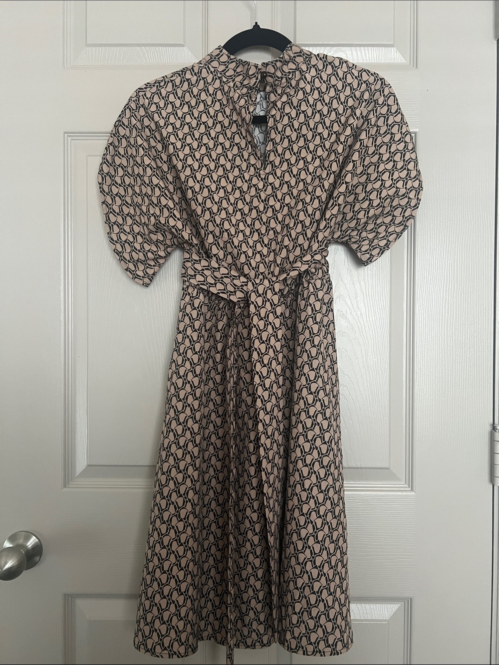 Tie-Waist Geometric Print Midi Dress in Beige and Black